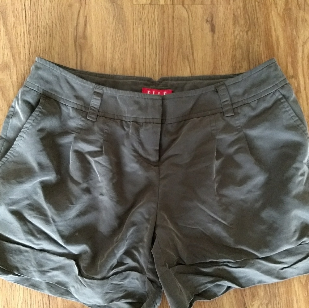 Elle Olive Green Shorts, Size 4, GUC!